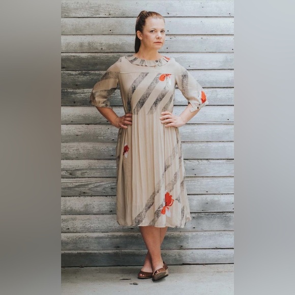 Vintage Dresses & Skirts - Vintage Blue Lady beige pleated dress, size S/M